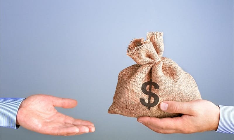 Người hứa thưởng có thể rút lại lời hứa không?