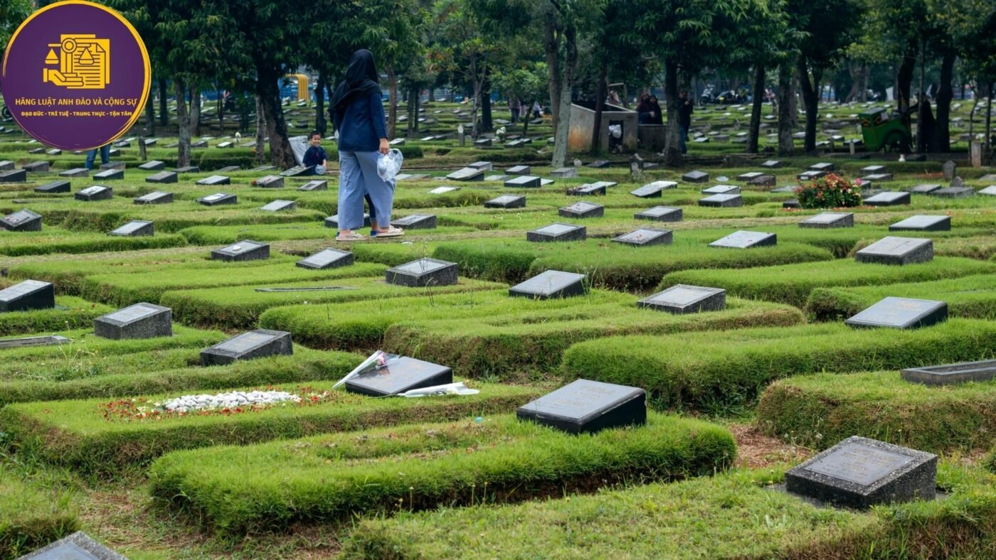 lấy đồ vật trong mộ