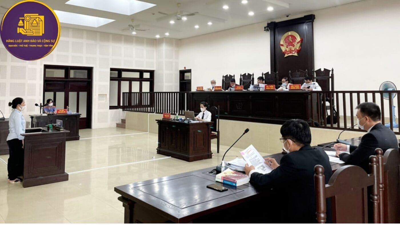 thẩm phán có quan hệ họ hàng với bị cáo