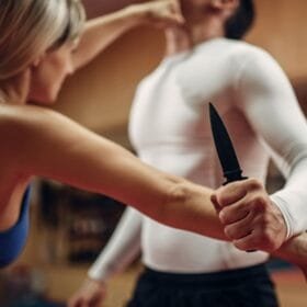 tự vệ nhưng gây thương tích cho người khác