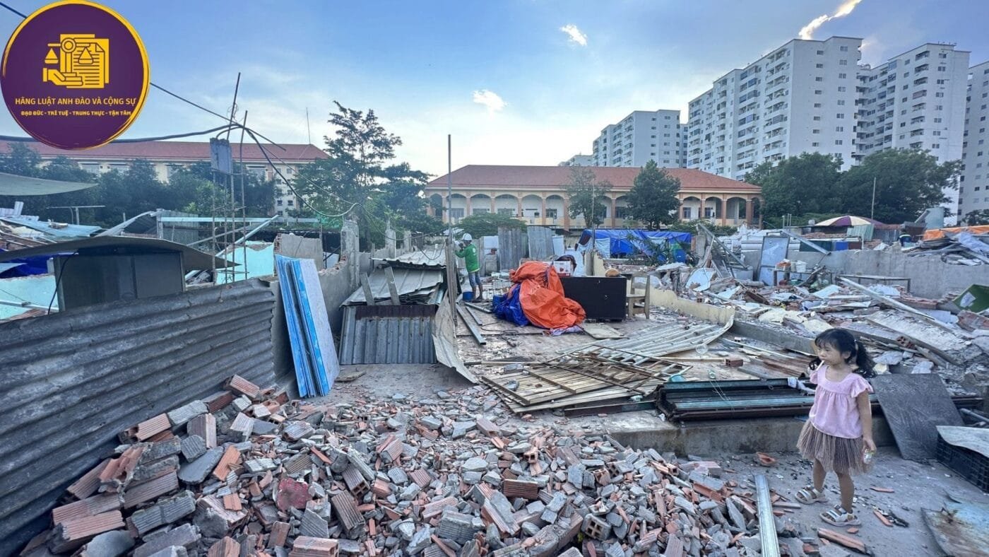 cưỡng chế tháo dỡ nhà ở