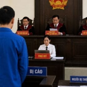 trách nhiệm bồi thường của bị cáo