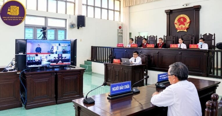 công khai hoạt động của tòa