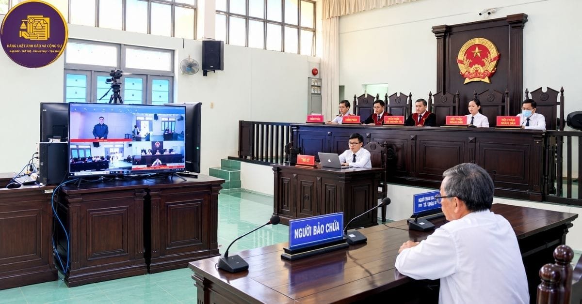 công khai hoạt động của tòa
