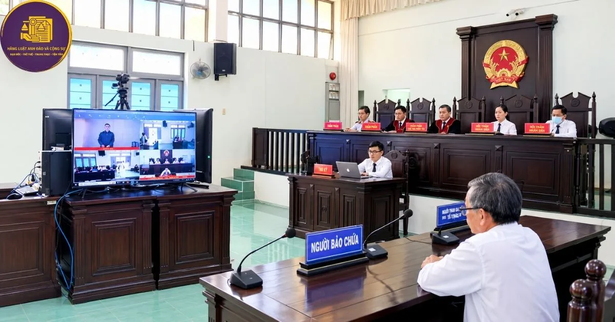 công khai hoạt động của tòa
